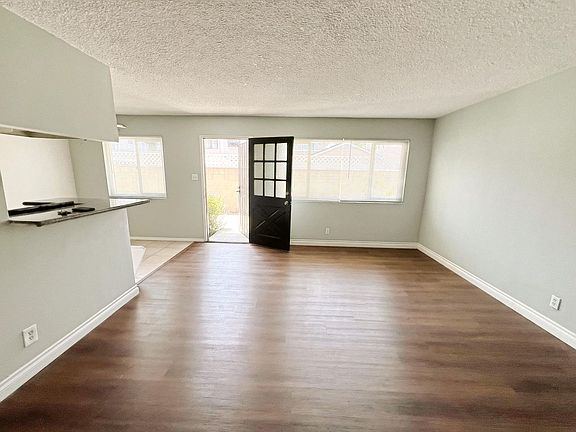 2nd image of 362 Redondo Ave APT 3