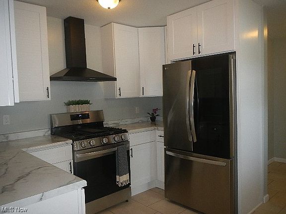 3rd image of 2153 Plaza Ave NE