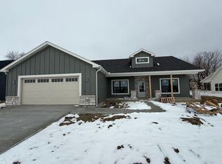 1909 S Stone Creek Blvd, Urbana, IL
