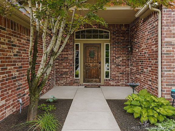 4th image of 3108 S Gardenia Ct