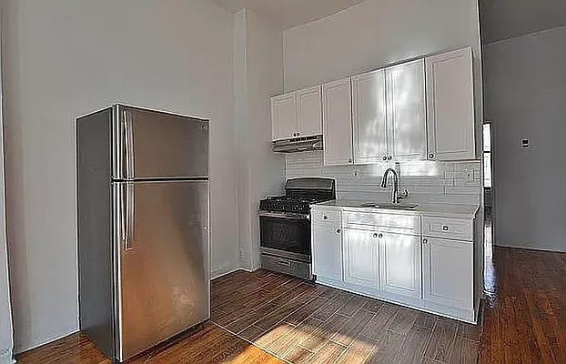 628 Willoughby Ave #2 — Photo 4