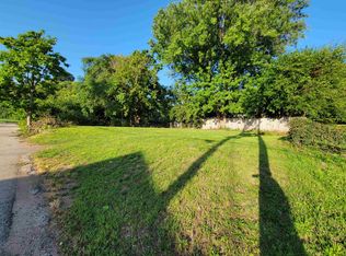 25 Bissel Ln, Dubuque, IA 52001