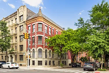 76 Edgecombe Avenue  image 1 of 21