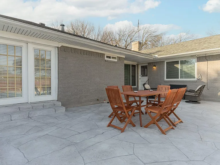 1425 Mayfield Ave — Photo 38
