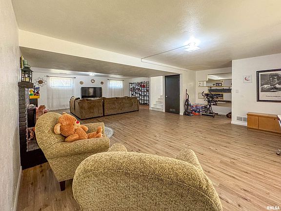 3rd image of 6114 S Navajo Dr