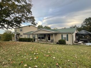 228 Rock House Hollow Rd, Bethpage, TN 37022