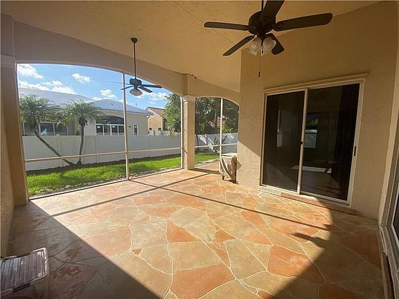 3rd image of 327 SW 188th Ter