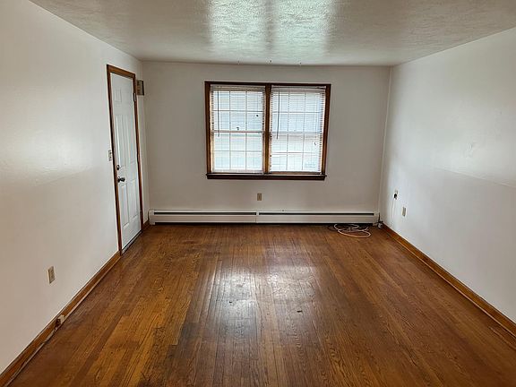 2nd image of 609 Talcottville Rd #1