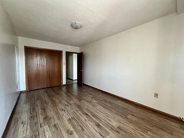 2249 Cornwall St — Photo 25