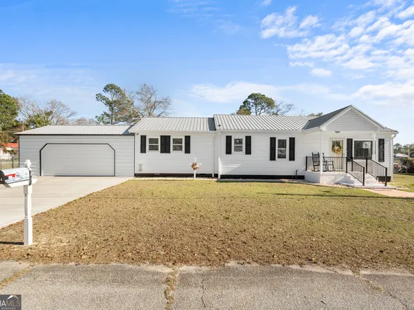 124 Pierce Ave, Swainsboro, GA 30401