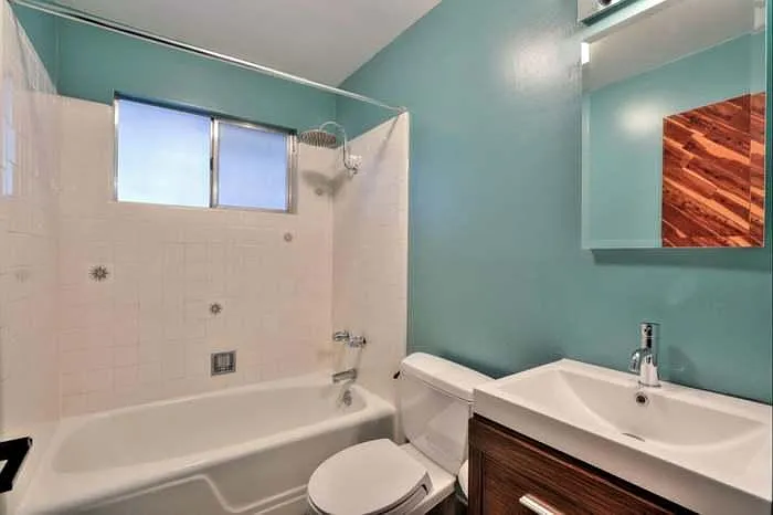 137 Shelden Rd — Photo 5
