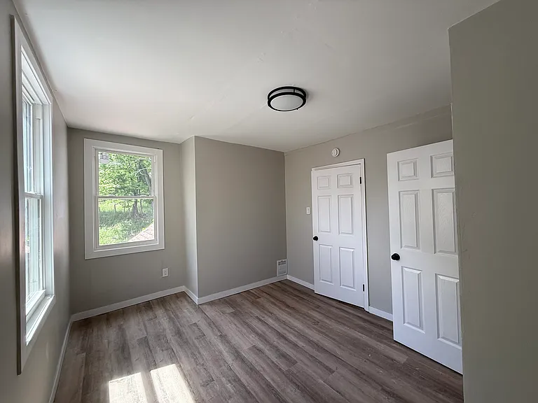 3921 Portman Ave — Photo 4