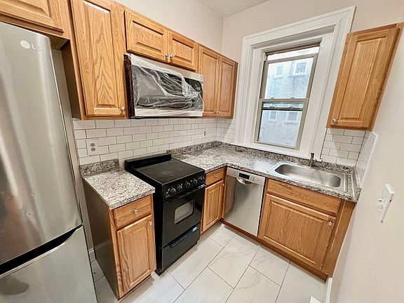 3rd image of 1669 Commonwealth Ave APT 3
