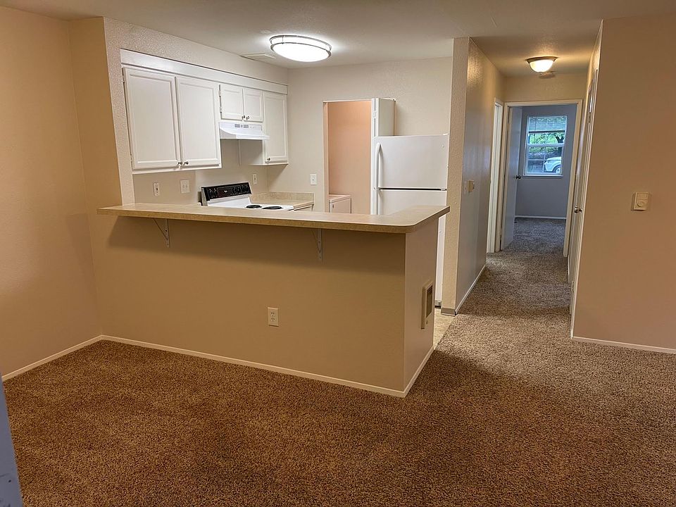 1st image of 5209 NE 34th St APT A3