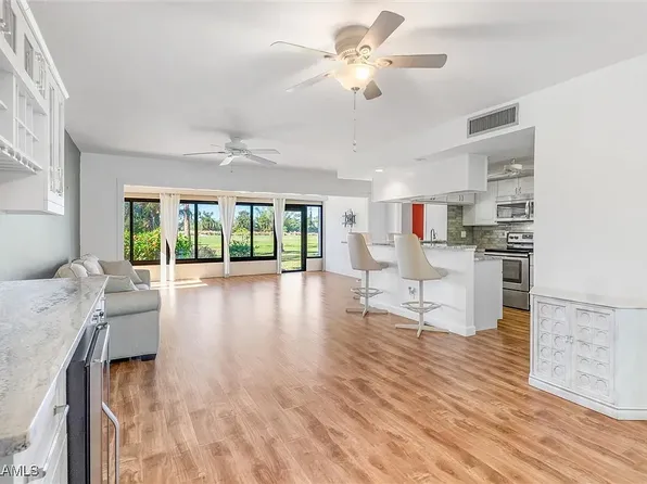 5625 Trailwinds Dr APT 412, Fort Myers, FL 33907