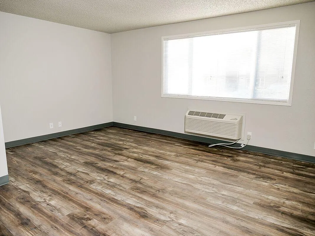 2 bed, 700 sqft, $1,675 — Photo 4
