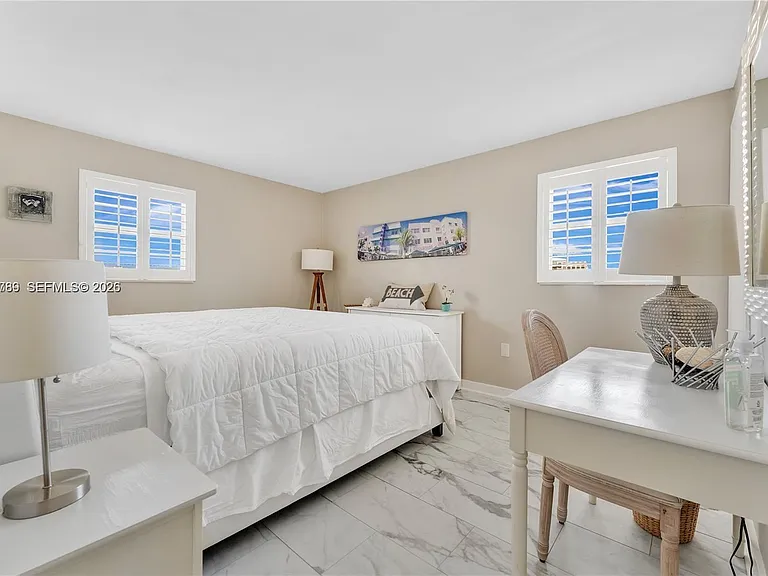 1418 Collins Ave #504 — Photo 10