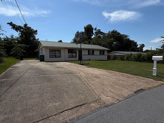 2nd image of 411 Detroit Ave
