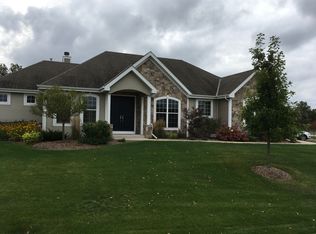 144 Frederick Ct, Dousman, WI 53118