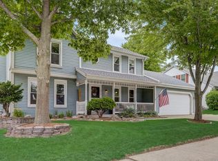 1912 Cliff Alex Ct N, Waukesha, WI 53189