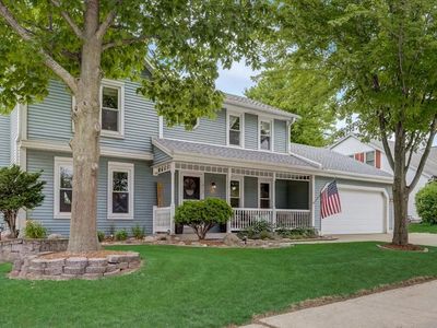 1912 Cliff Alex Ct N, Waukesha, WI, 53189