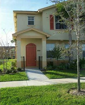 1st image of 1910 SE Interlachen Dr