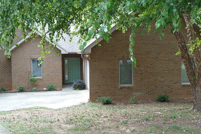 1st image of 161 Kathwood Dr