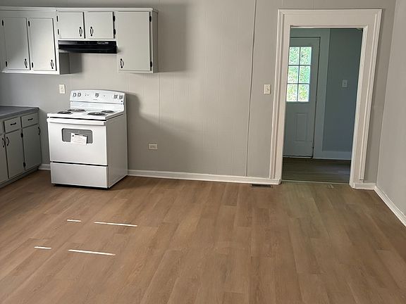 4th image of 202 Cheatham St