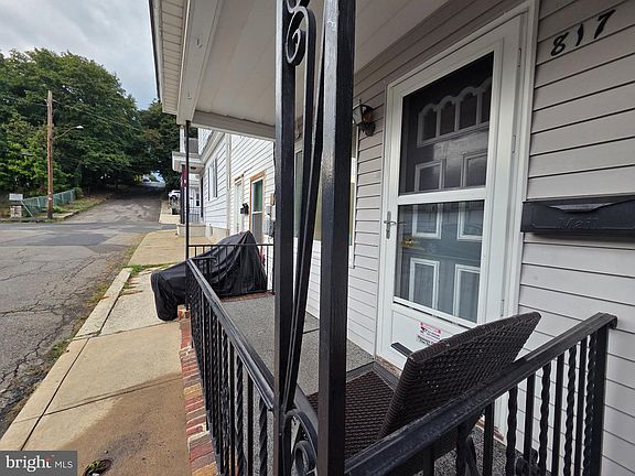 5th image of 817 Market St