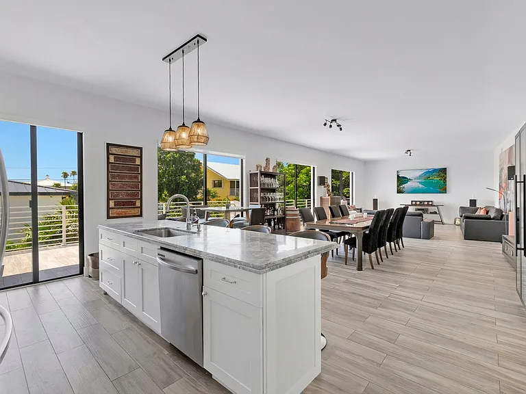 273 W Seaview Dr — Photo 14