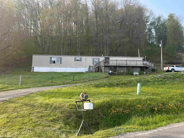 1163 Wilmoth Rd, Montrose, WV 26283