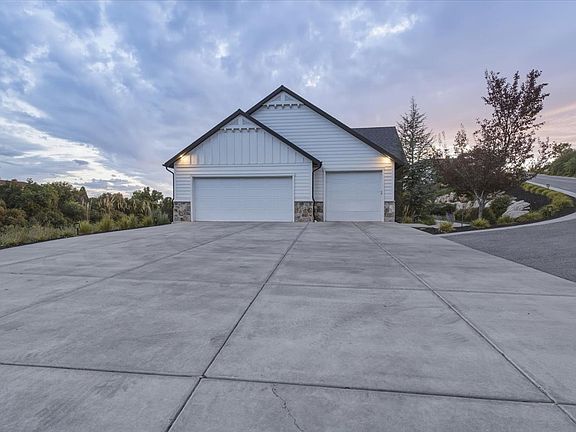 4th image of 2522 E Thurston Ln