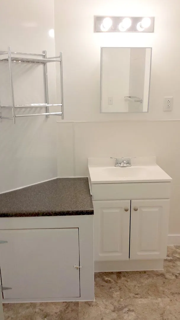 Recently Renovated 2 Bedroom Home For Rent - Walking Distance from Downtown Goshen — Photo 4