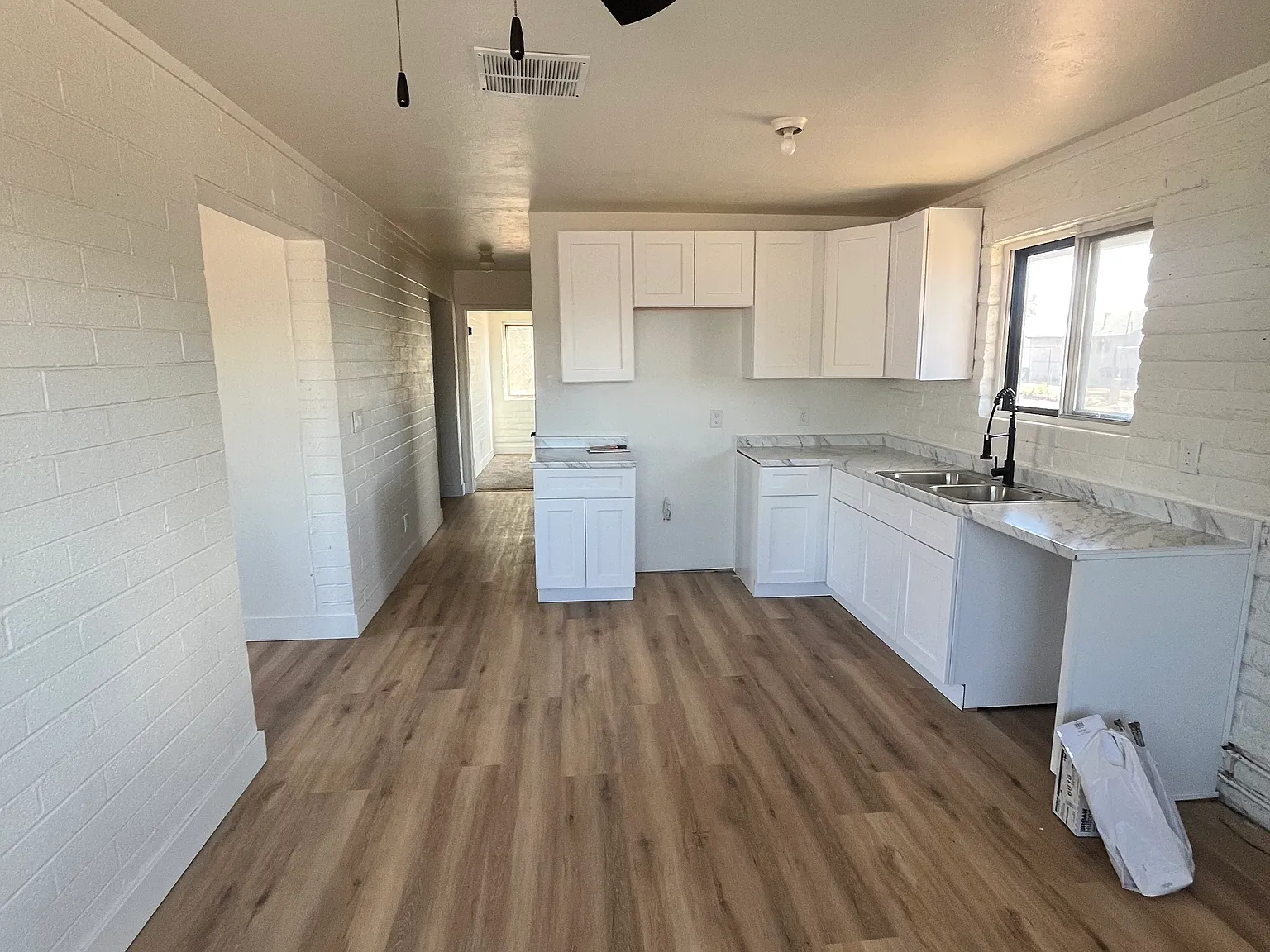 3 bed, 1100 sqft, $1,850 — Photo 3