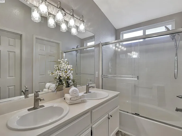10849 McPeak Ln — Photo 12