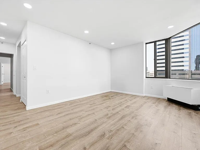 45 River Dr S #609 — Photo 17