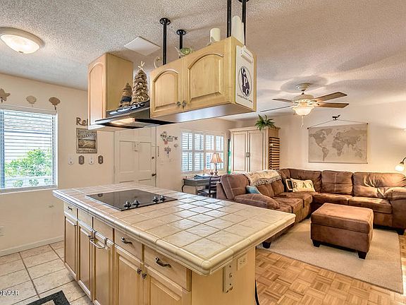 5th image of 405 N Halifax Ave APT 202