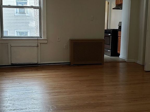 2nd image of 5-28 50th Ave #2B