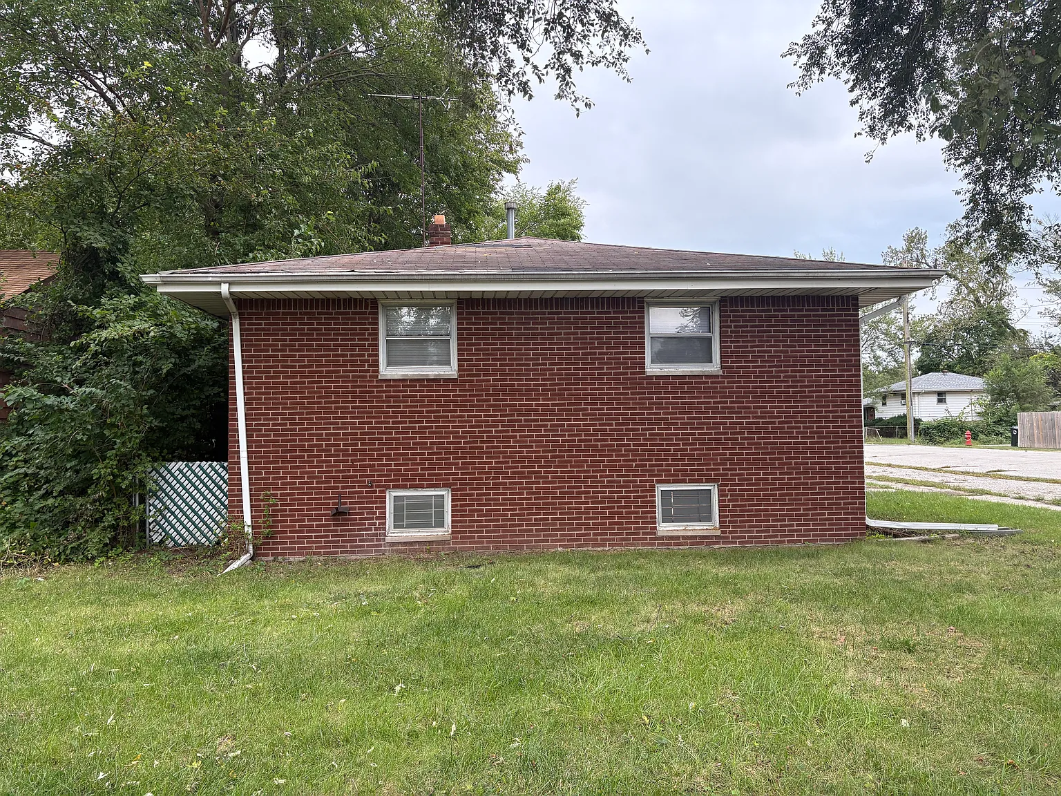 3 bed, 1.5 bath, 1224 sqft, $1,625 — Photo 4