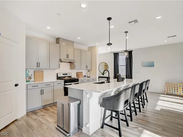 10207 Canyon Mantle St, Las Vegas, NV 89166