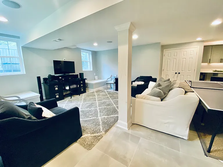 11128 Bowen Ave — Photo 17