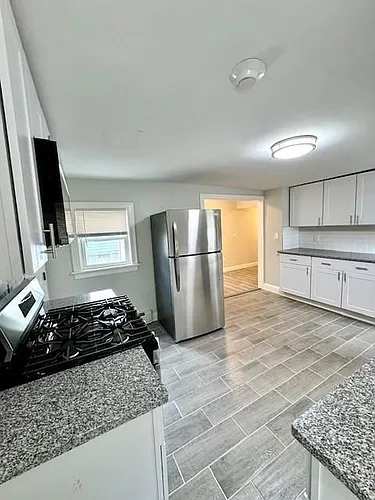 71 E George St Photo 1