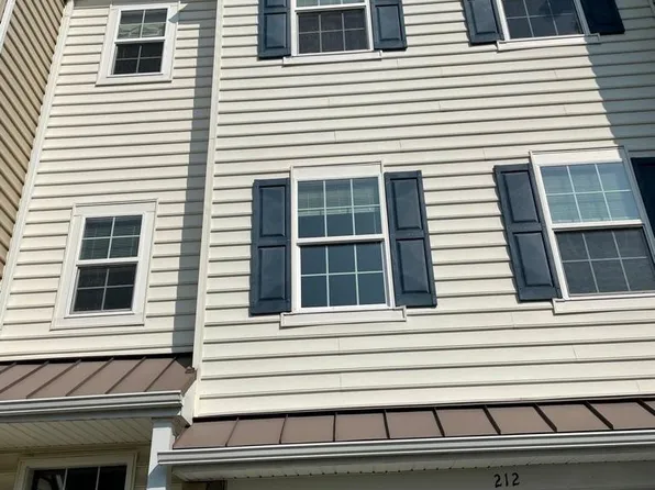 212 Mia Dr, Newark, DE 19711