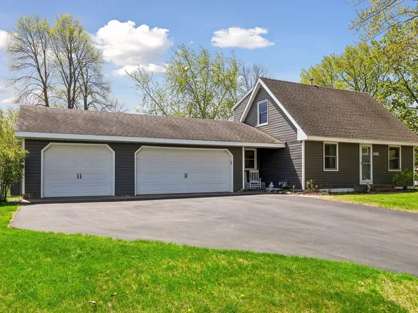 912 Woody Ln NW, Coon Rapids, MN 55448