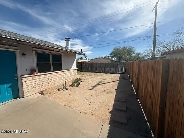 2512 E Eastland St — Photo 25