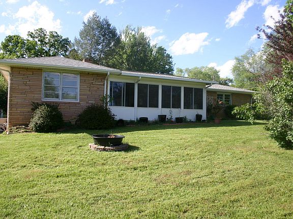 2nd image of 1901 McClain Dr