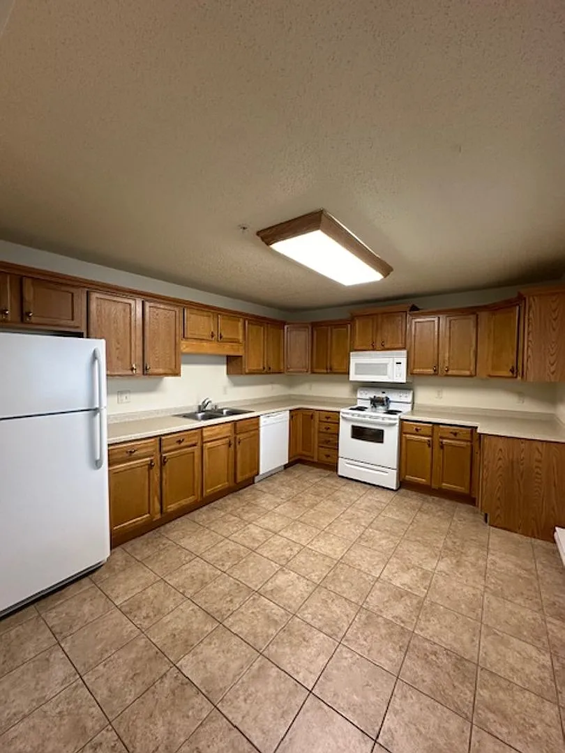 Bluffview Apartments — Photo 3