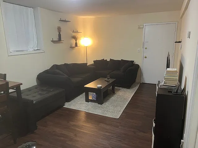 1 bed, 695 sqft, $1,950 — Photo 2