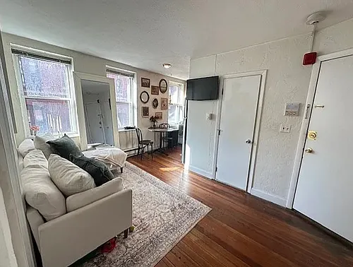 35 Charter St #4 Photo 1