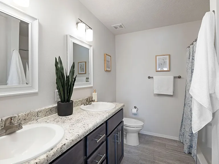 122 Pin Oak Dr — Photo 2